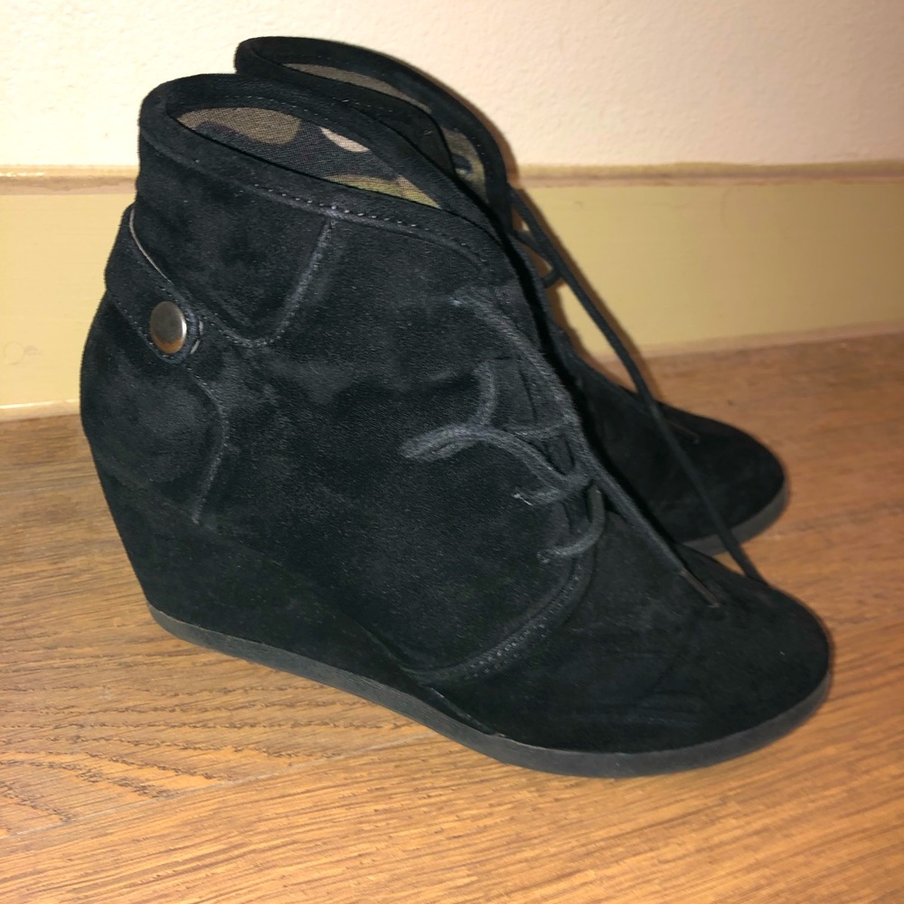 Black wedge bootie